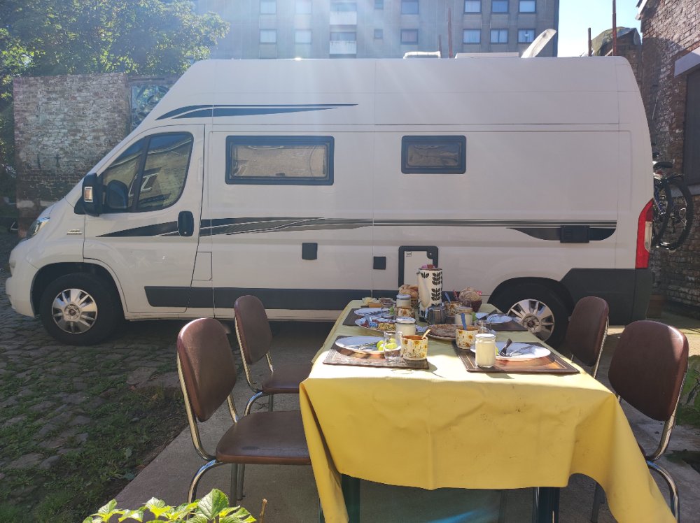 Aire camping-car  Lige (4000) - Photo 2